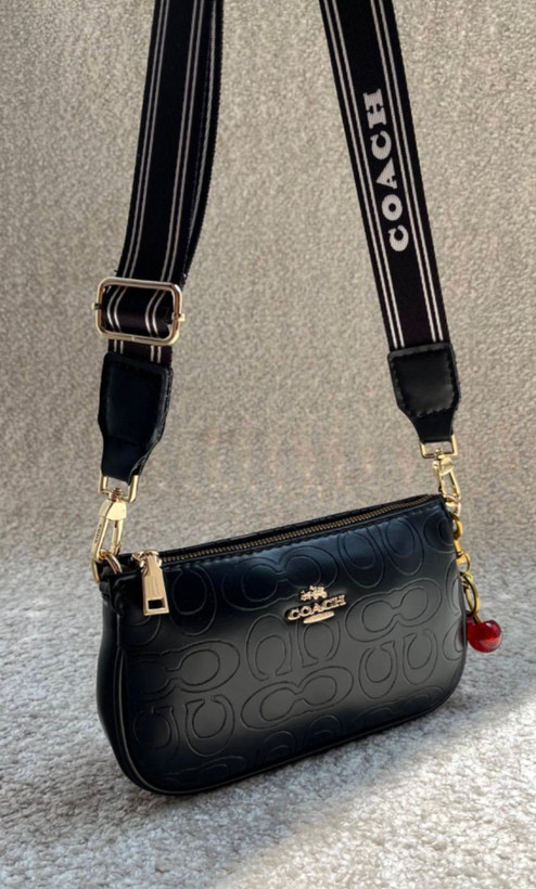 کیف دخترانه دوشی پاسپورتی طرح کوچ (Coach) جنس چرم مصنوعی خارجی