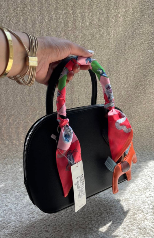 کیف دخترانه دستی / دوشی مدل نیم گرد طرح هرمس (hermes) جنس چرم مصنوعی خارجی