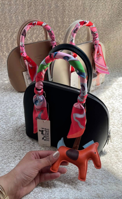 کیف دخترانه دستی / دوشی مدل نیم گرد طرح هرمس (hermes) جنس چرم مصنوعی خارجی