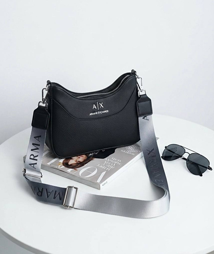 کیف زنانه دوشی جنس چرم مصنوعی شرانگ برند Armani