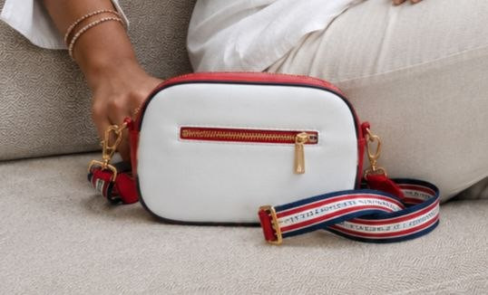 کیف زنانه پاسپورتی Tommy جنس چرم مصنوعی
