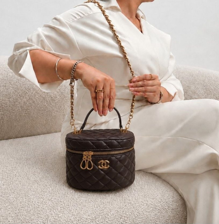 کیف زنانه صندوقی گرد جنس چرم مصنوعی برند chanel