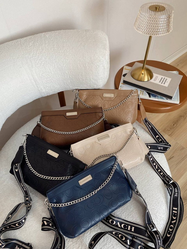 کیف دخترانه Coach پلاکدار جنس چرم مصنوعی خارجی