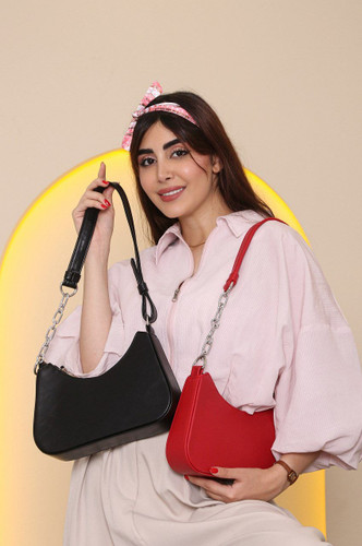 کیف دخترانه دوشی مدل پاسپورتی جنس چرم مصنوعی خارجی