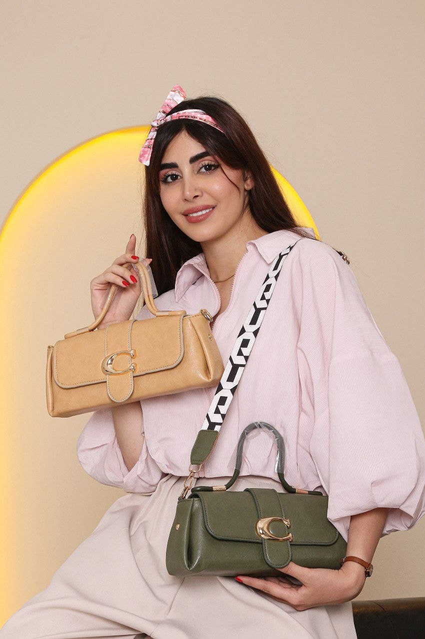 کیف دخترانه پاسپورتی دسته دار جلو سگک جنس چرم مصنوعی