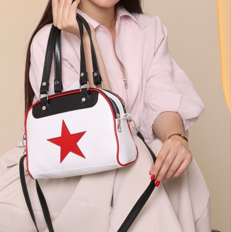 کیف دخترانه دستی/دوشی مدل جلو ستاره طرح آلاستار (Allstar) جنس چرم مصنوعی خارجی