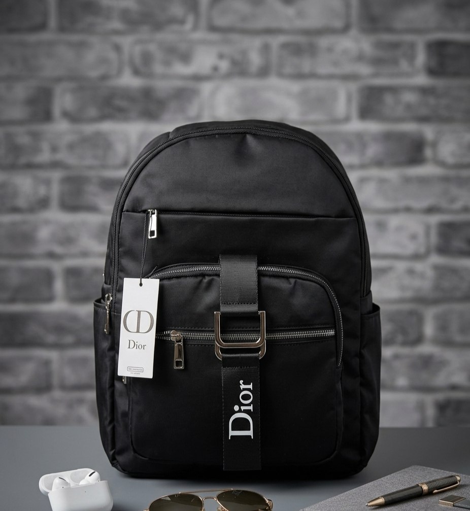 کوله پشتی دخترانه مدل جلو جیب طرح دیور (Dior) جنس برزنتی خارجی