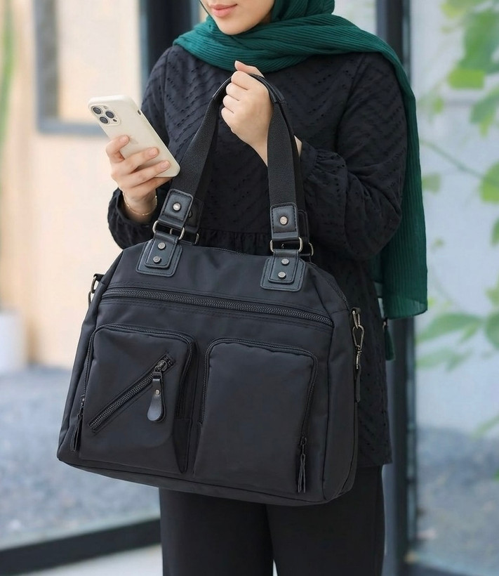 کیف زنانه دستی و دوشی مدل جلو دوجیب جنس پارچهای ضدآب