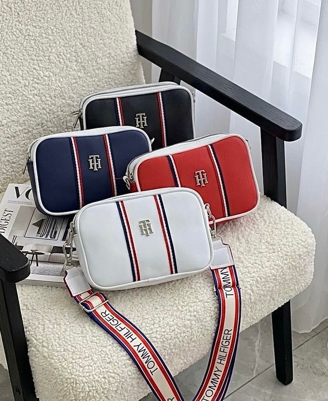 کیف دخترانه دوشی طرح تامی Tommy جنس چرم مصنوعی