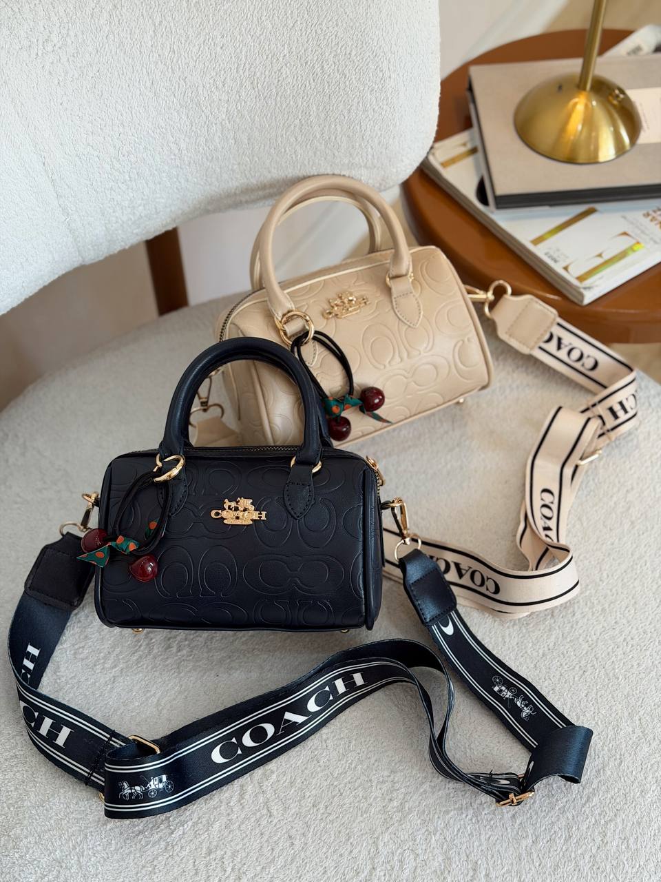 کیف دخترانه دستی و دوشی مدل صندوقی جنس چرم مصنوعی خارجی طرح کوچ Coach