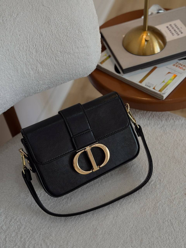کیف دخترانه دستی و دوشی مدل جلو سگک CD جنس چرم مصنوعی خارجی طرح دیور Dior