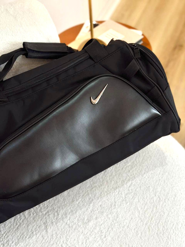 ساک ورزشی طرح نایک Nike جنس برزنتی خارجی دارای جای کفش
