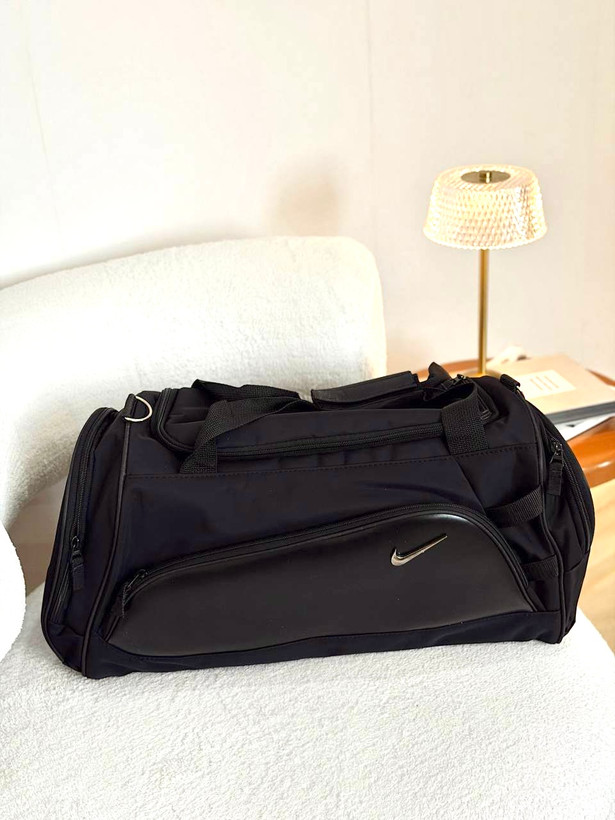 ساک ورزشی طرح نایک Nike جنس برزنتی خارجی دارای جای کفش